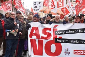 Doscientos jubilados claman por la revalorización real de sus pensiones