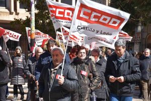 Dos mil personas claman en la calle por unas pensiones dignas