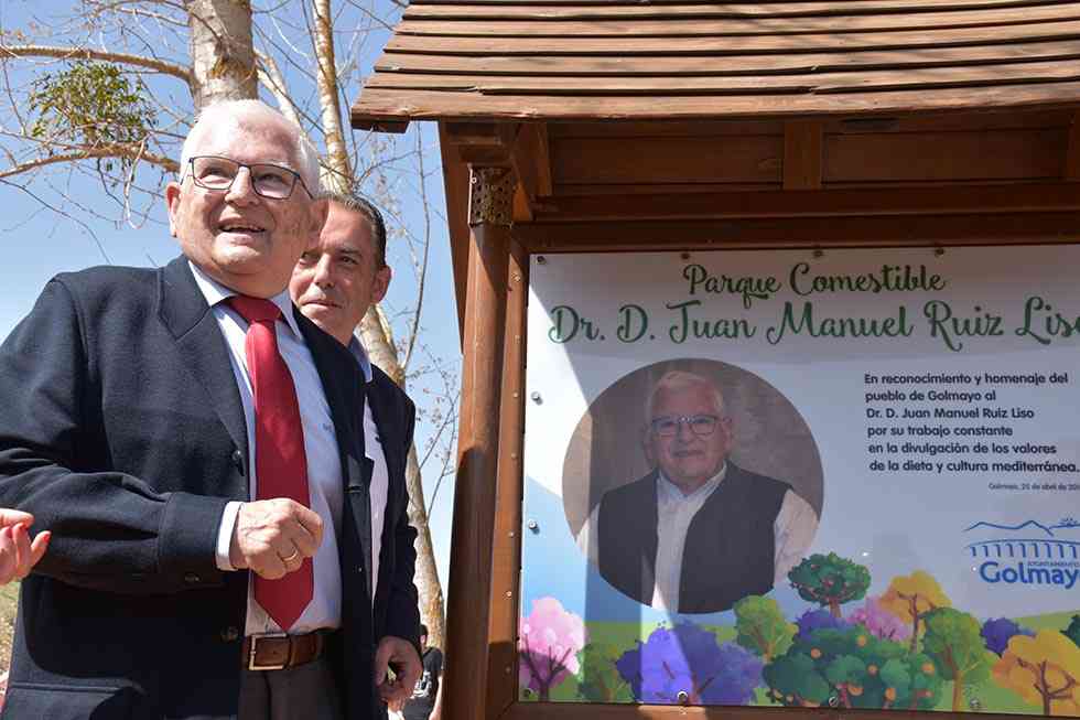 Golmayo dedica su bosque comestible al doctor Ruiz Liso