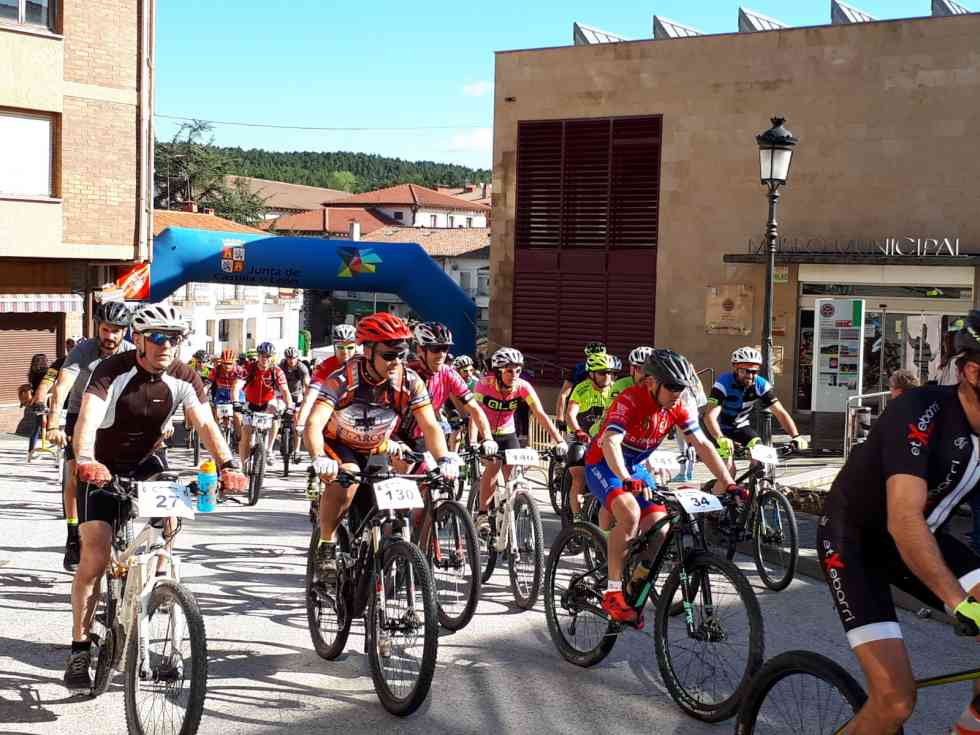 San Leonardo responde a su primera carrera de bicicleta de montaña