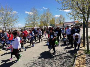 Los niños corren a favor de Níger