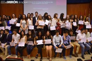 Diplomas para la nueva promoción de estudiantes del BIE 