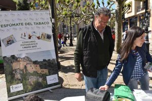 La AECC conciencia sobre los males del tabaco