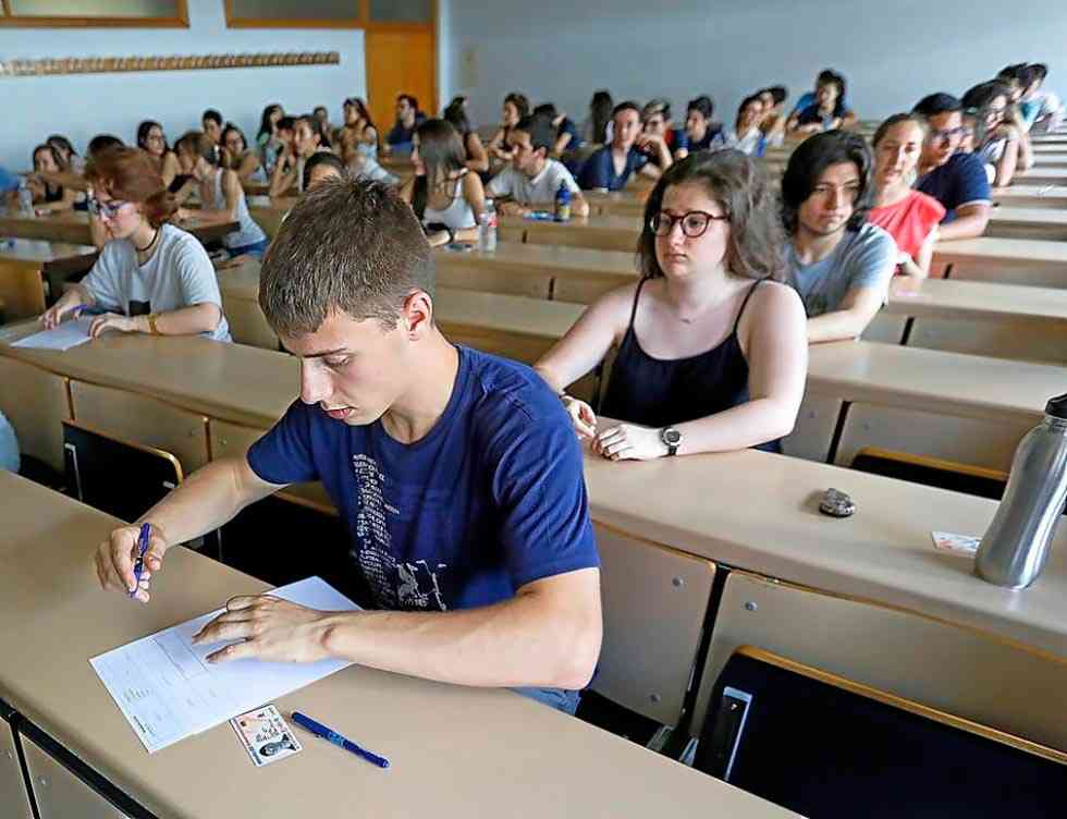 Casi 4.000 estudiantes afrontan la EBAU en UVa