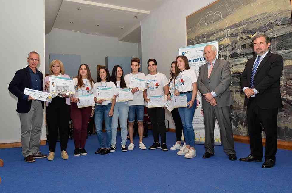 Alumnos de Santa Catalina ganan premio de II Olimpiada entreREDes Alumnos de Santa Catalina ganan premio de II Olimpiada entreREDes