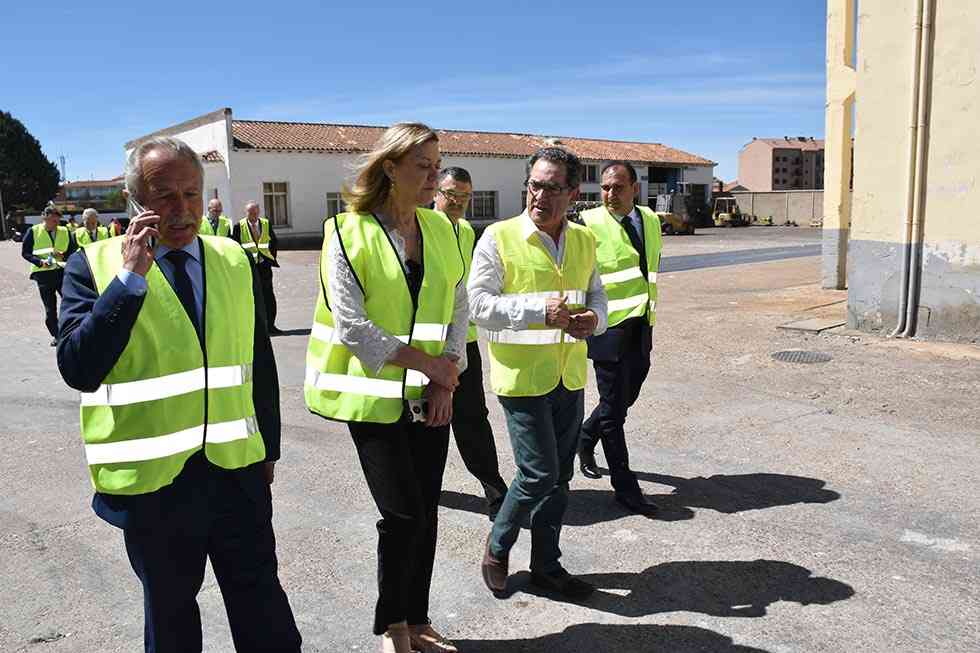 Del Olmo destaca el peso de la industria en PIB provincial Del Olmo destaca el peso de la industria en PIB provincial