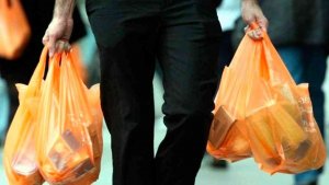 La Cámara facilita información sobre cobro de bolsas de plástico