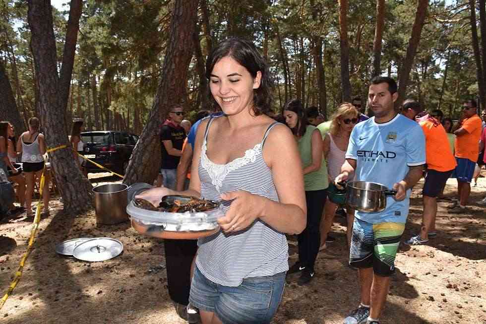 Cabrejas del Pinar reparte 700 kilos de mejillones