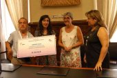 Entrega a ASPACE de recaudación de mercadillo solidario