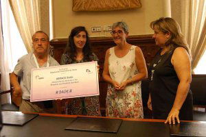 Entrega a ASPACE de recaudación de mercadillo solidario
