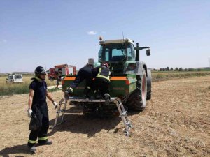 Trabajador atrapado en un tractor en Almazán