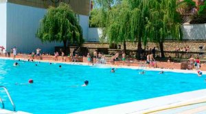 Los usuarios de las piscinas se quejan de la "pésima gestión"