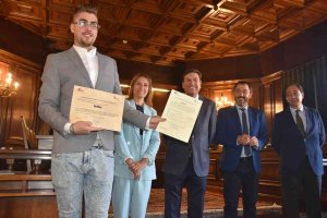 Entrega de diplomas de última promoción de programa de formación y empleo