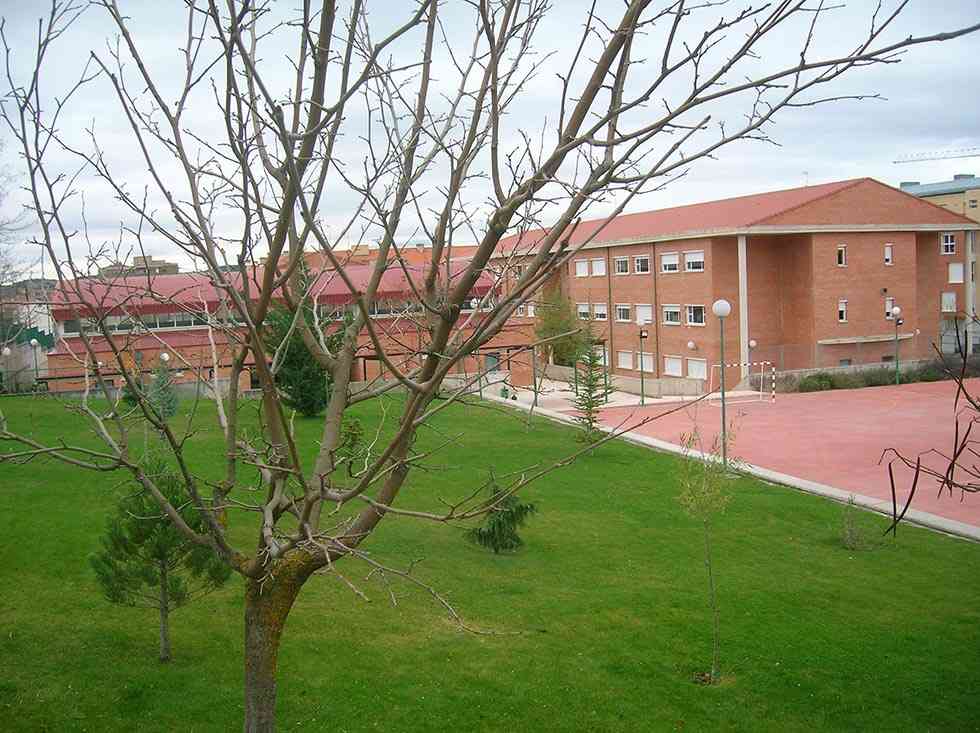 El Ayuntamiento convoca nuevas becas al estudio El Ayuntamiento convoca nuevas becas al estudio