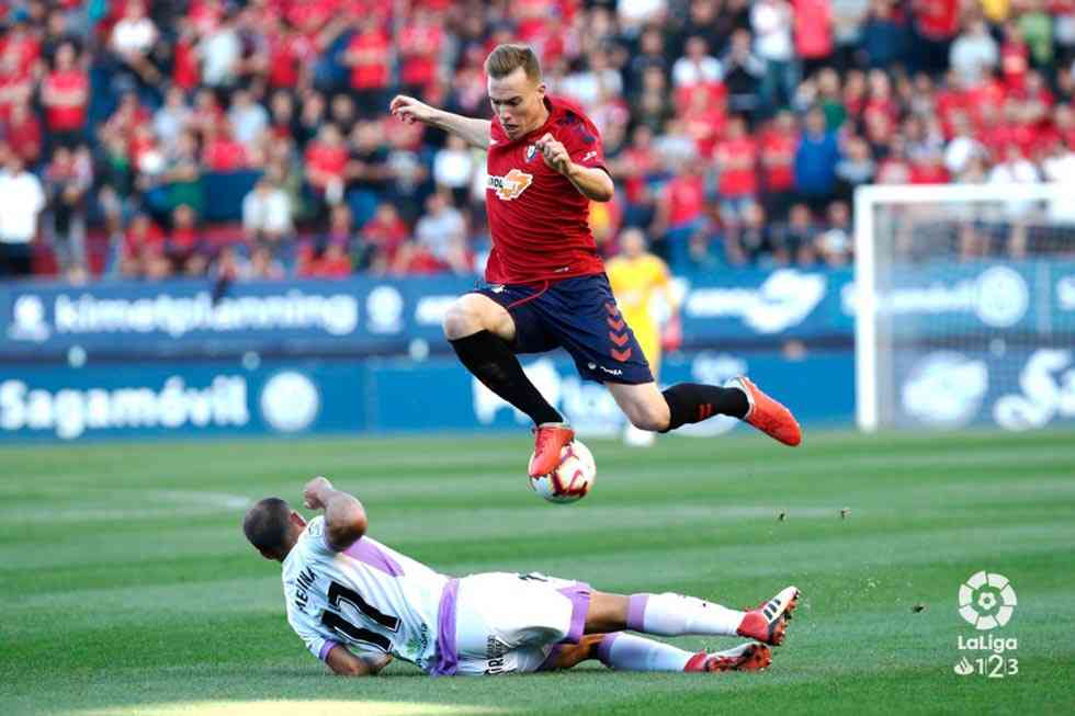 El Numancia araña un punto en Pamplona pero perdona un penalti