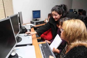 Dos cursos de alfabetización digital para mejora la inserción laboral de mujeres