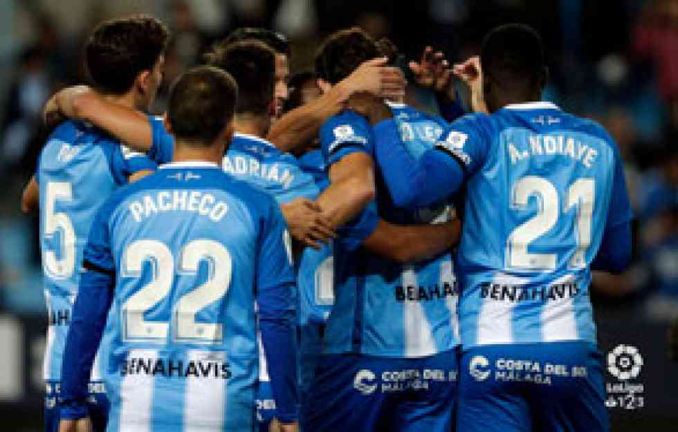 Blanco hace más líder al Málaga y deja sin premio al Numancia Blanco hace más líder al Málaga y deja sin premio al Numancia