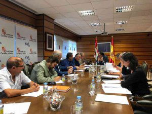 La Junta analiza con las OPAS la situación jurídica de caza del lobo La Junta analiza con las OPAS la situación jurídica de caza del lobo