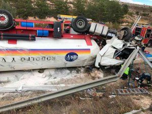 Un camión vuelca en la N-122, en Langa de Duero