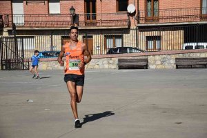 Fernández Pinedo gana la XII Legua "Villa de San Leonardo"