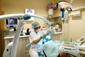 Condenado por estafa el director de una clínica dental de Soria