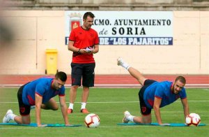 López Garai: "Tenemos que ser buenos con el balón y defender bien"
