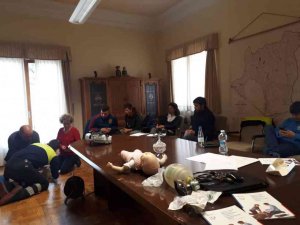 San Leonardo enseña el manejo de los desfibriladores