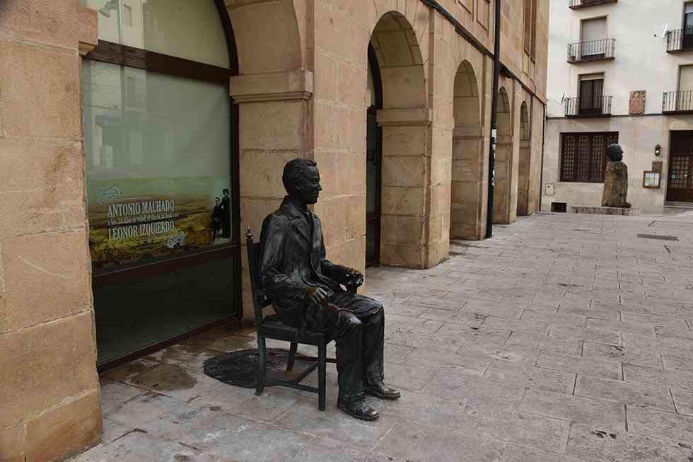 Machado, una escultura de ida y vuelta Machado, una escultura de ida y vuelta