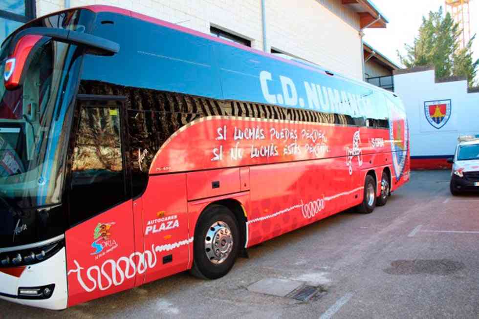 El Numancia estrena diseño en la carrocería de autobús