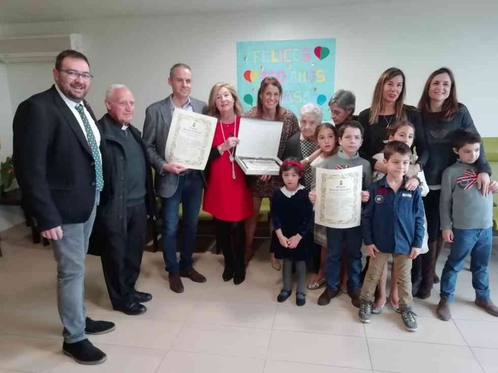 Homenaje para la centenaria Tomasa Pelarda Homenaje para la centenaria Tomasa Pelarda