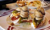 Duruelo de la Sierra, de tapas en el puente de la Constitución Duruelo de la Sierra, de tapas en el puente de la Constitución