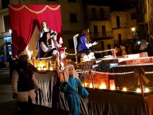 Niños y mayores disfrutan en San Leonardo de los Reyes Magos