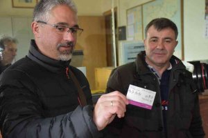 La Soria ¡Ya" le compra un billete a Ábalos para que conozca el tren