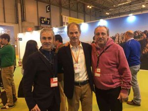 Antón y Cacho apadrinan la maratón de Sevilla en FITUR