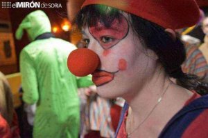 Ande Soria celebra los carnavales con su fiesta de disfraces