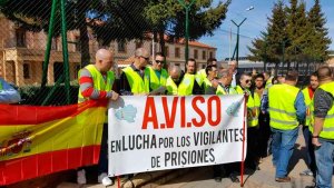 Los vigilantes de seguridad se concentran para reivindicar su función