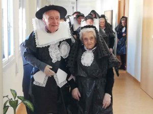 La residencia de los Milagros se disfraza en carnaval La residencia de los Milagros se disfraza en carnaval