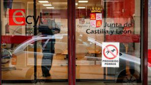El subsidio por desempleo para mayores de 52 años beneficia a 50 parados El subsidio por desempleo para mayores de 52 años beneficia a 50 parados