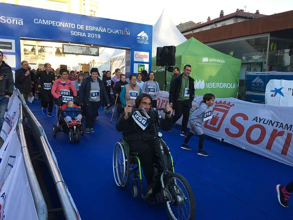 Doscientos cincuenta corredores, con FADISO Doscientos cincuenta corredores, con FADISO