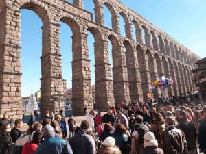 Los turistas, satisfechos con sus visitas a la Comunidad