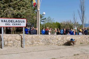 Valdelagua del Cerro apadrina 71 árboles