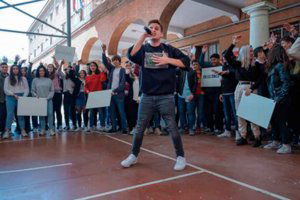 El rapero Arkano impulsa los recreos inclusivos El rapero Arkano impulsa los recreos inclusivos