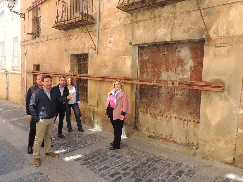 El PP propone rescatar al Casco Viejo de su “ruina actual” El PP propone rescatar al Casco Viejo de su “ruina actual”
