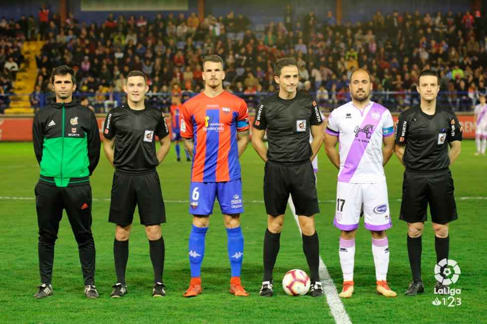 El Numancia recupera a Unai Medina para Oviedo El Numancia recupera a Unai Medina para Oviedo