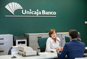 Unicaja Banco financia el pago del IRPF y adelanta la devolución