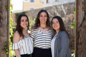 Reina y damas para las fiestas de la Virgen de los Milagros Reina y damas para las fiestas de la Virgen de los Milagros