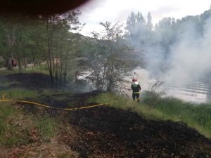 Pequeño incendio en el paseo de San Saturio