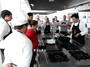 Los futuros cocineros de Madrid conocen el Torrezno de Soria