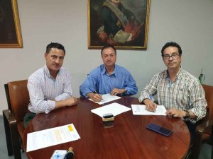 Firmado el contrato para organizar festejos taurinos