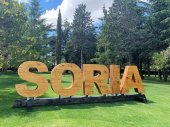 Las letras de madera de pino de Soria llegan a La Dehesa 
